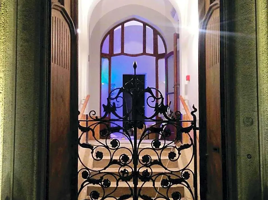 Babila Hostel & Bistrot-1